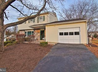 1002 Rivendell Ln, Pottstown, PA 19464