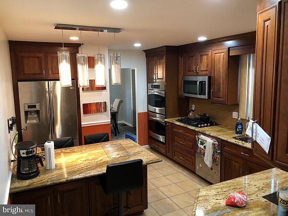 2nd image of 669 N Henderson Rd