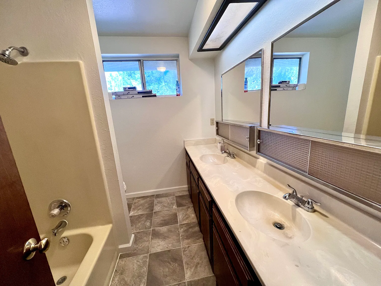 3 bed, $2,600 — Photo 4