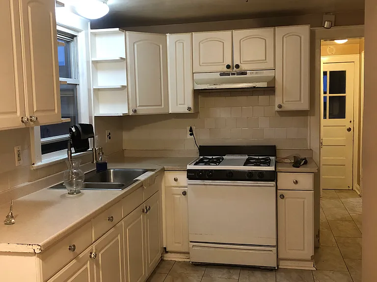 113 S 13th Ave #B — Photo 4