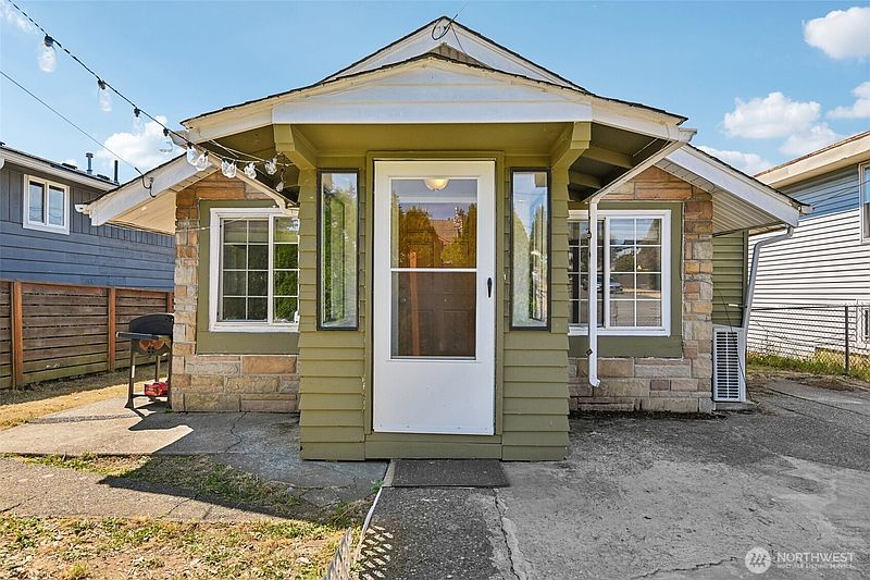 2nd image of 8703 16th Avenue SW