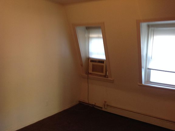3rd image of 625 Nye Ave #3