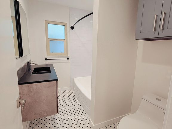 4th image of 1425 E Ocean Blvd APT 10