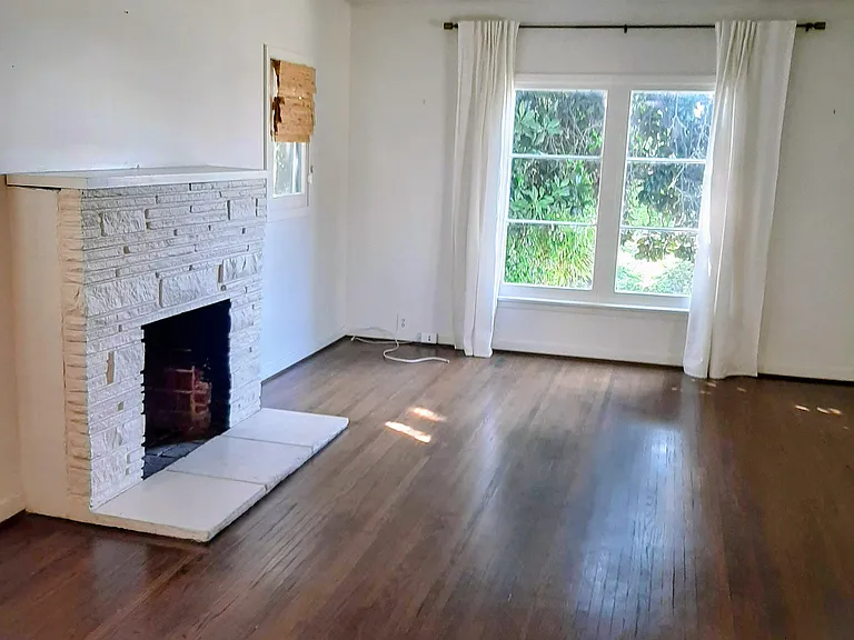 1099 Dolores Dr — Photo 2
