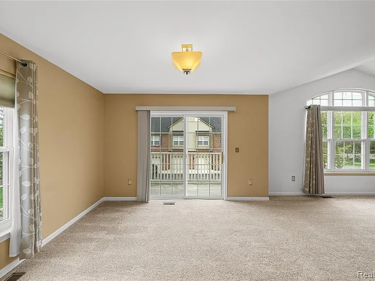 47408 Pembroke Dr — Photo 15