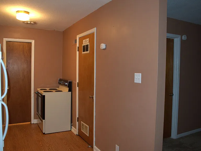 513 N Old Highway 63 — Photo 10