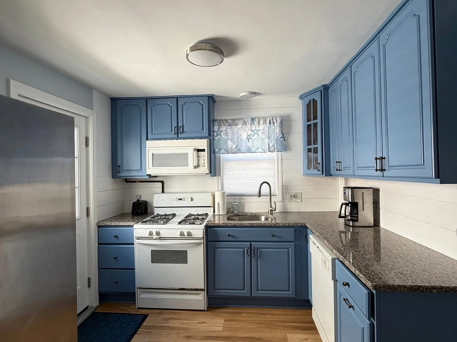 4 bed, 1102 sqft, $3,200 — Photo 3