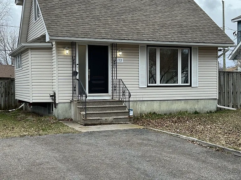 172 Ray Blvd — Photo 1