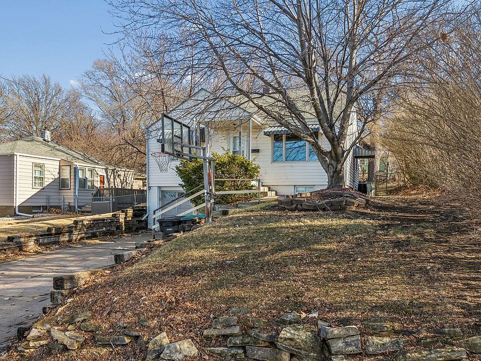 1st image of 1909 S 62nd St