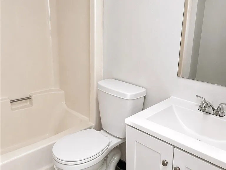 35 Weld St #A — Photo 9
