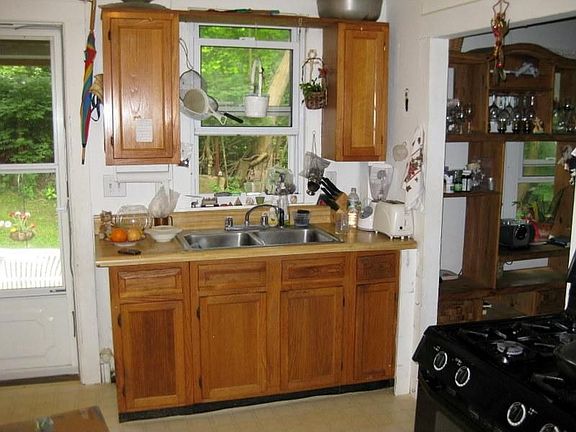 5th image of 4 Violet Hill Ln