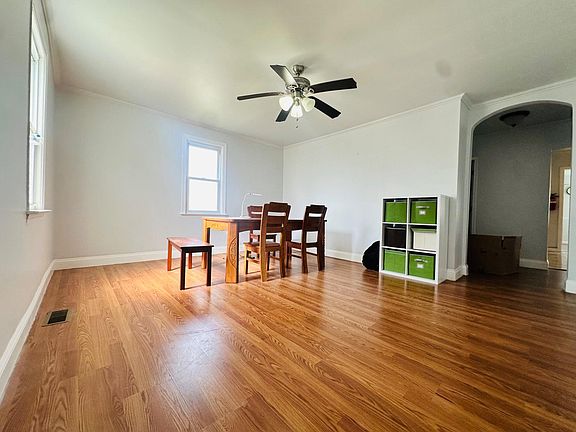 2nd image of 127 Palmwood Ave