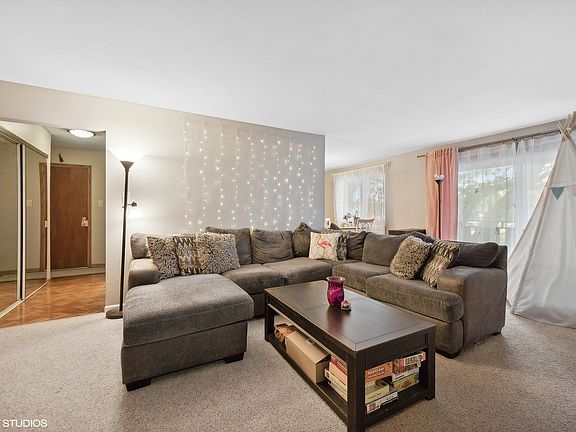 5th image of 2638 N Windsor Dr Unit 201