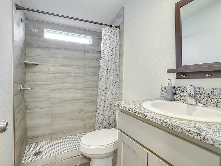 12552 Farmettes Rd — Photo 11
