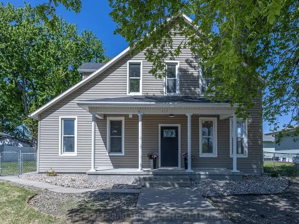 217 8th St, Saint Paul, NE 68873