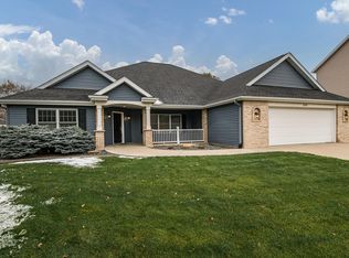 2533 Overland Point Cir NW, Rochester, MN 55901