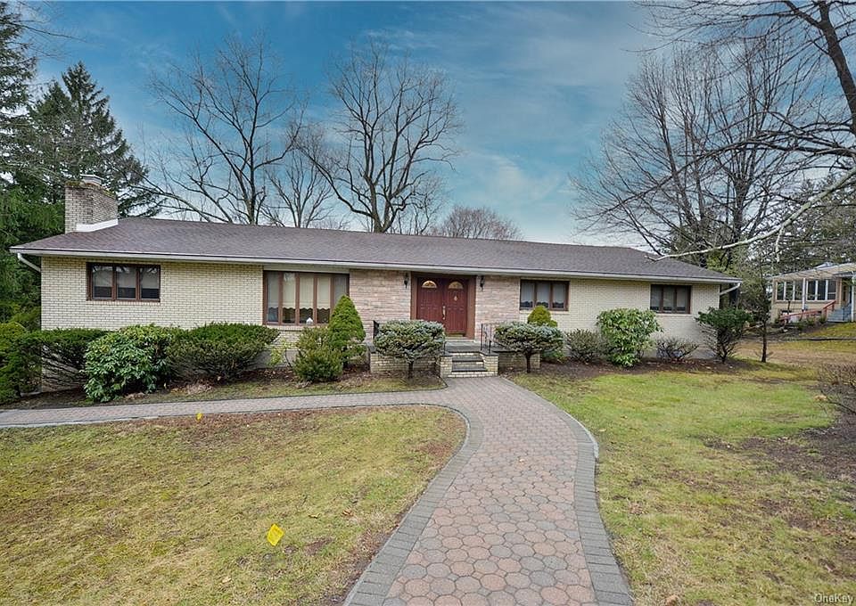 15 Hilltop Pl, Monsey, NY 10952 | Zillow