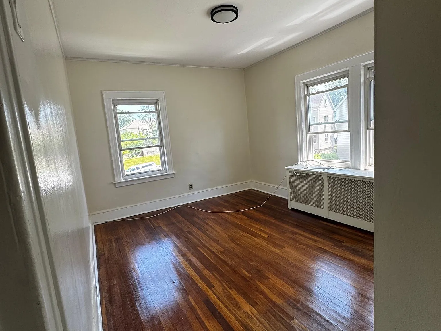 3 bed, 1700 sqft, $3,700 — Photo 2