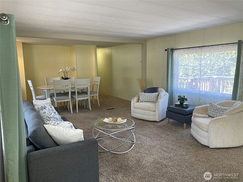 3rd image of 600 NE Lincoln Drive #8