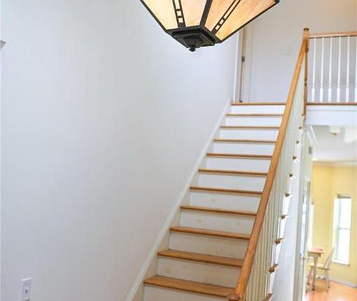 3rd image of 5129 Hemlock Ln