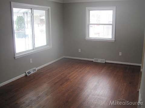 5th image of 24123 Eureka Ave