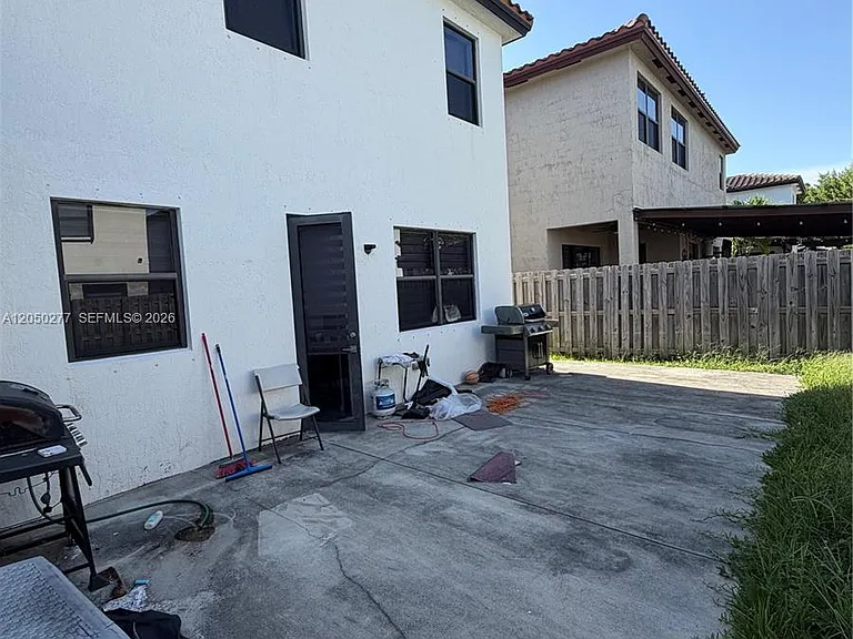 25225 SW 118th Ave — Photo 3