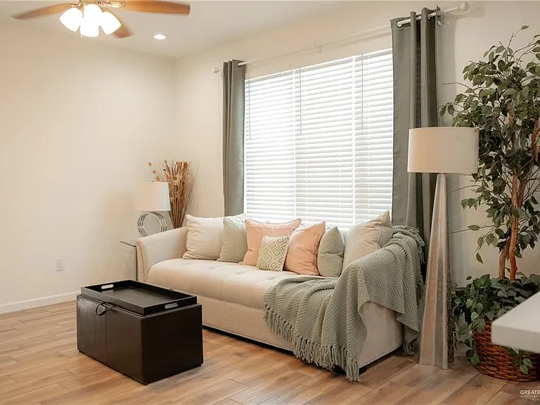 2104 E San Andrea St #4 — Photo 12