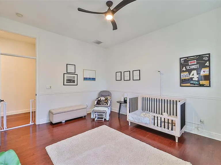 602 Saxony Blvd — Photo 32