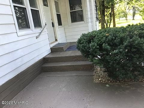 3rd image of 2638 E Napier Ave