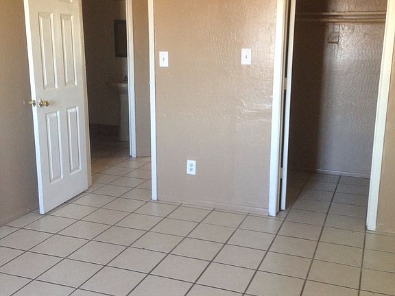 3rd image of 2901 E Wier Ave APT 3
