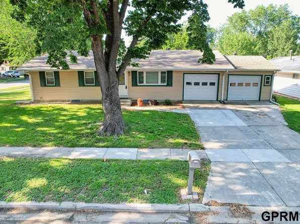4130 Greenwood St, Lincoln, NE 68504
