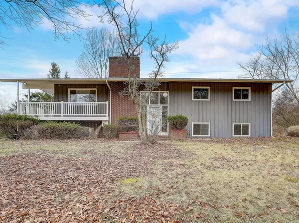 7333 Toma Rd, Dexter, MI 48130