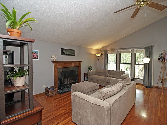 2nd image of 3314 Woods Mill Dr