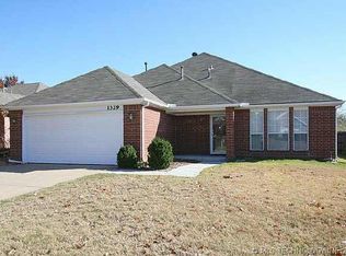 1329 N Willow Ave, Broken Arrow, OK 74012