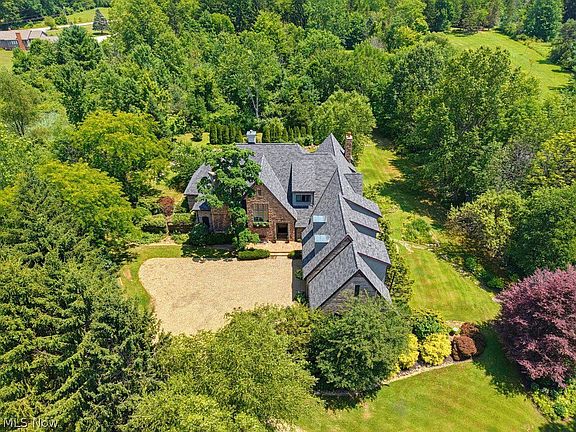 4th image of 135 W Hines Hill Rd