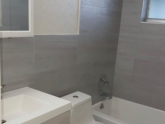 4th image of 1015 W Las Olas Blvd APT 3