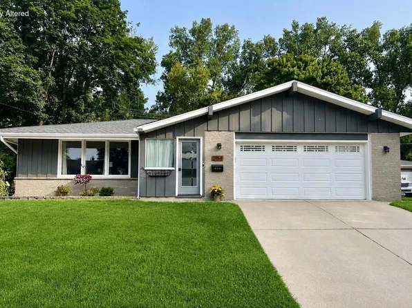 2154 Empire DRIVE, Waukesha, WI 53186