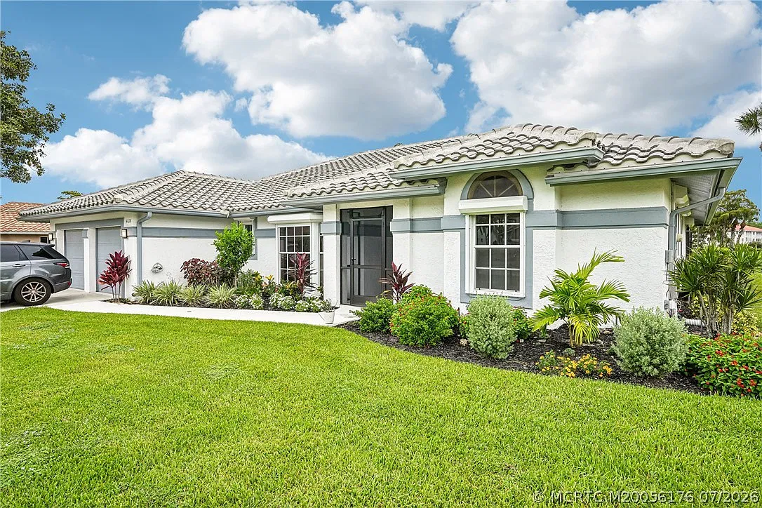 3 bed, 3.0 bath, 2084 sqft, $4,000 — Photo 4
