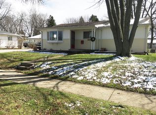 1633 Aldoro Dr, Waukesha, WI 53188