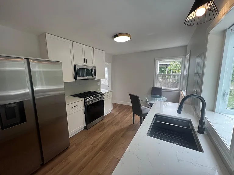 1876 Chelton Ave W — Photo 5
