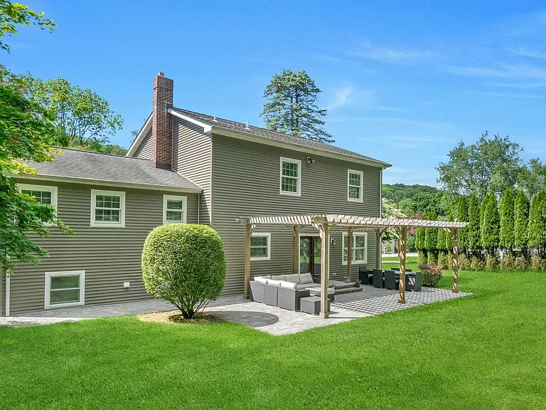 575 Washington Ave — Photo 37