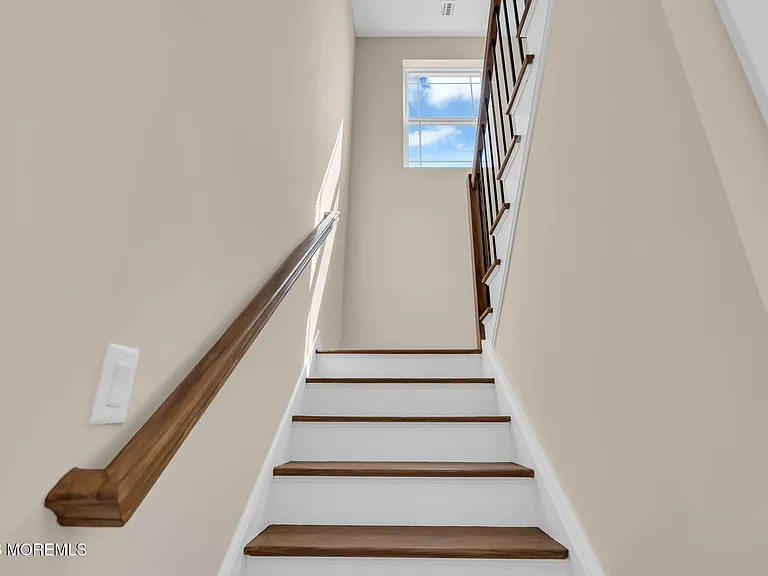 58 Cove Rd — Photo 37
