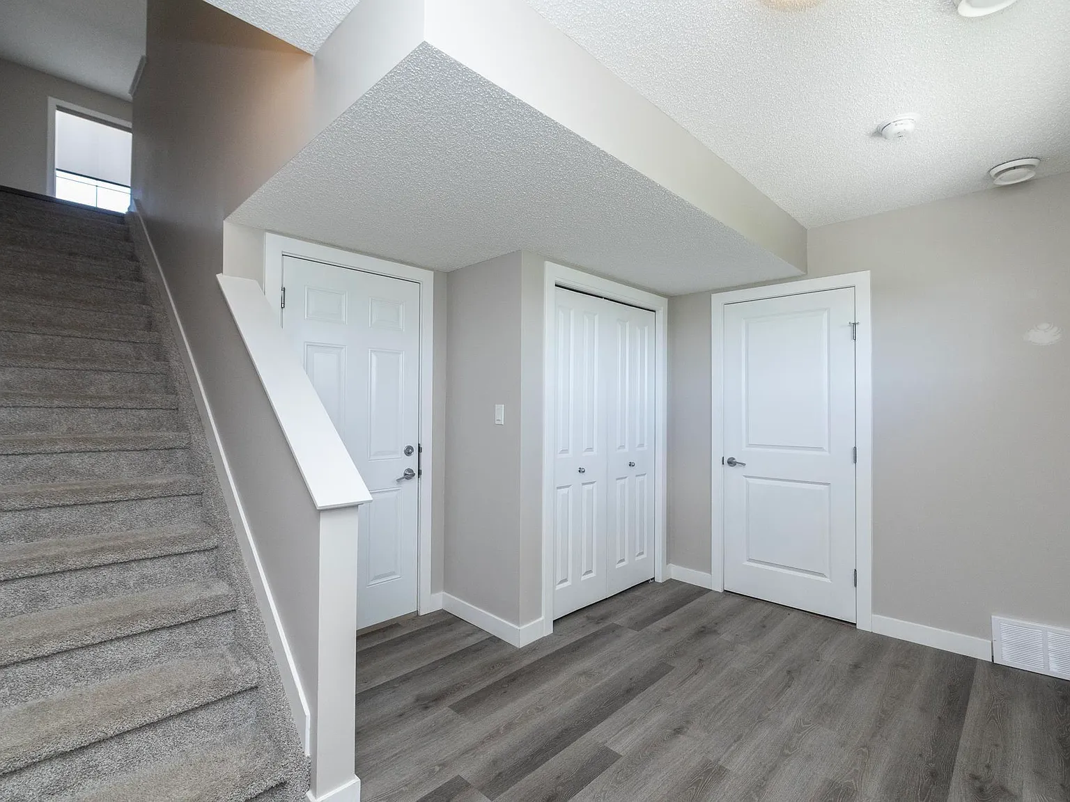 3 bed, 2.5 bath, 1399 sqft, $2,000 — Photo 3