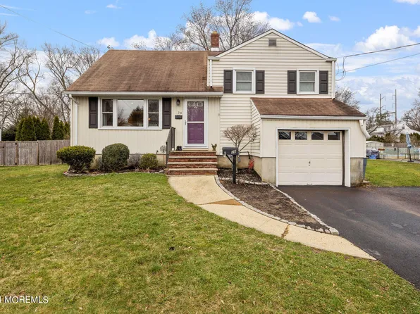 28 Spruce Drive, Shrewsbury Boro, NJ 07702