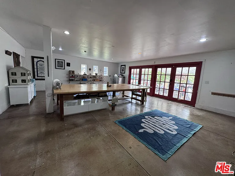 814 E Edgeware Rd — Photo 23
