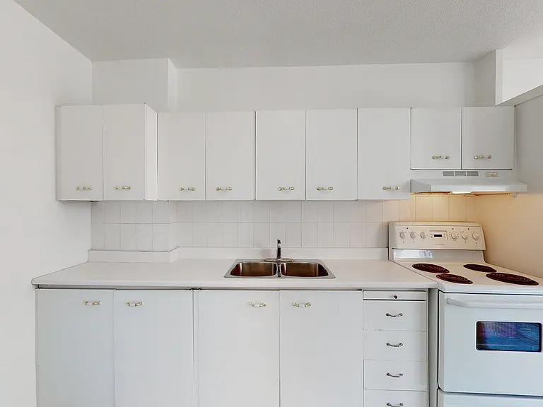 60 Daly Ave — Photo 31