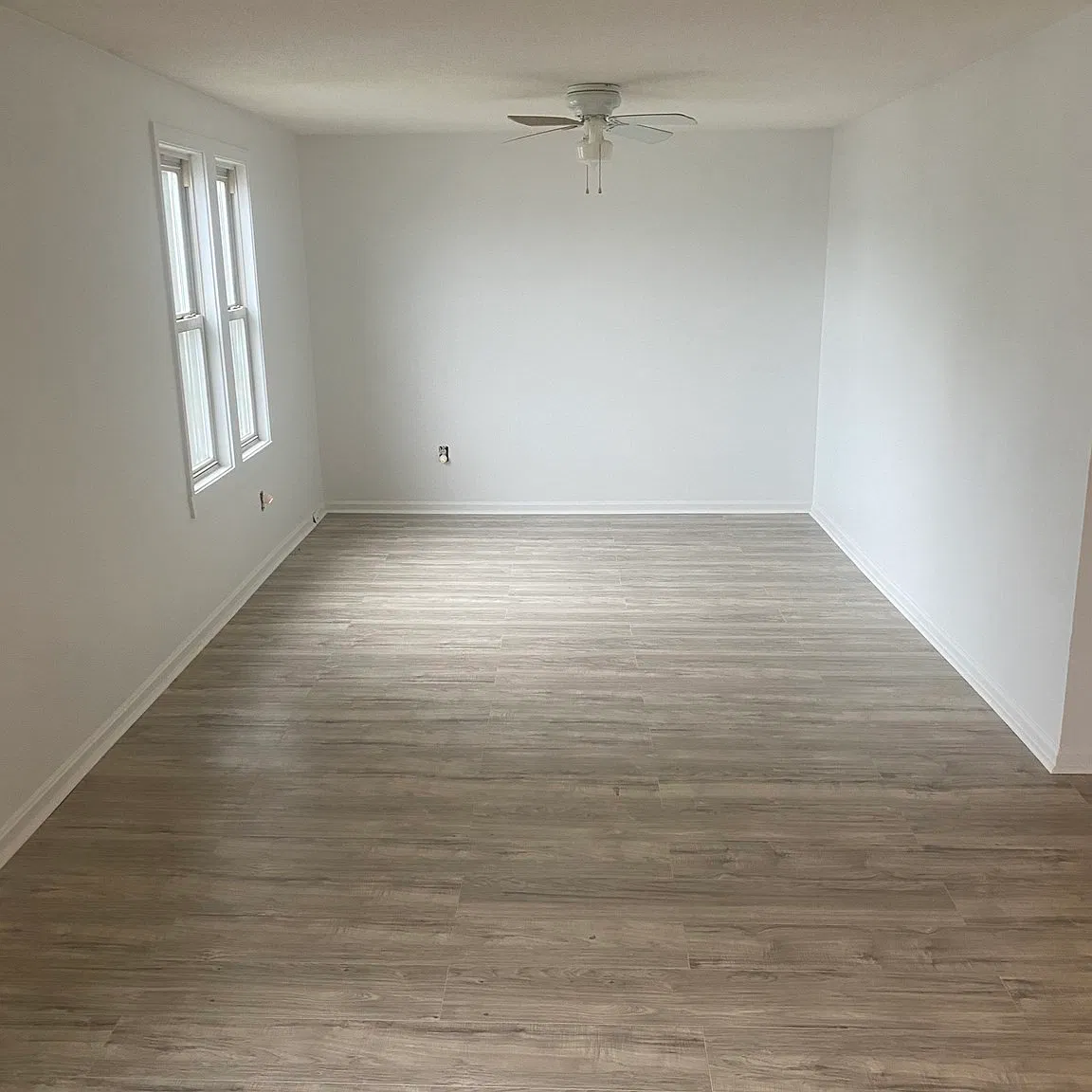 3 bed, 1.0 bath, 912 sqft, $1,800 — Photo 1