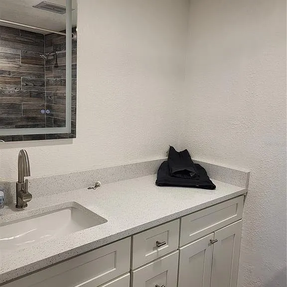 4650 Cove Cir #611 — Photo 10