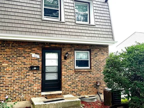 111 S Hale Ave, Bartlett, IL 60103