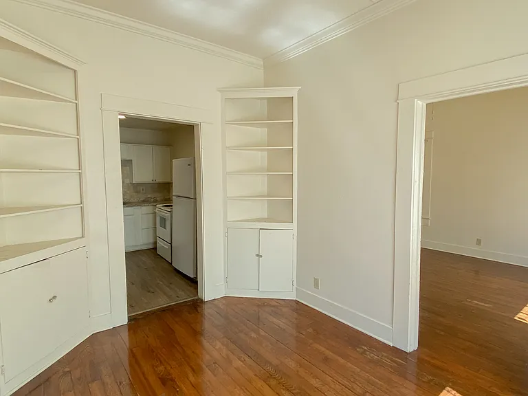439 Iris St — Photo 6